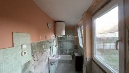 Eladó családi ház Káva