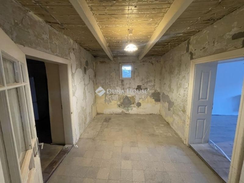 Eladó családi ház Káva