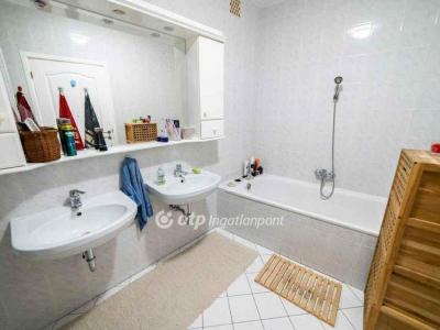 Eladó lakás Kecskemét