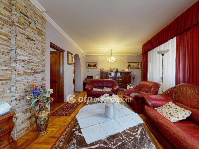 Eladó családi ház Nyírgyulaj