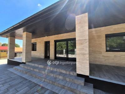 Eladó nyaraló Balatonkenese Balatonakarattya