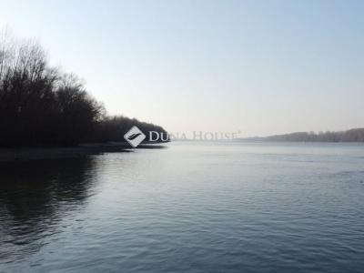 Eladó kastély Dunaalmás