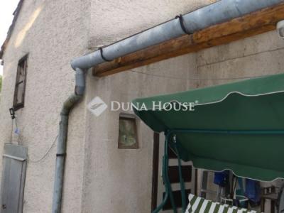 Eladó kastély Dunaalmás