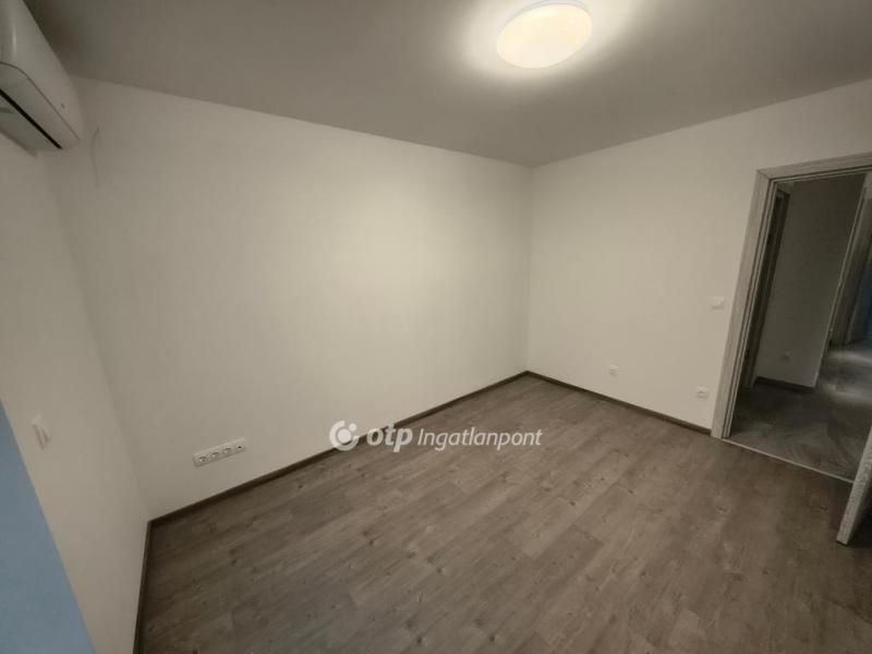 Eladó lakás Siófok