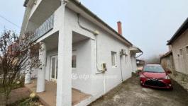 Eladó családi ház Szirmabesenyő