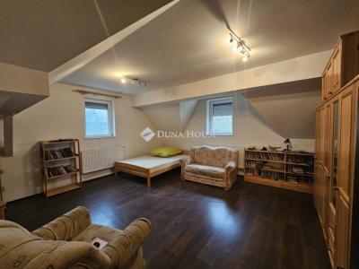 Eladó családi ház Budapest