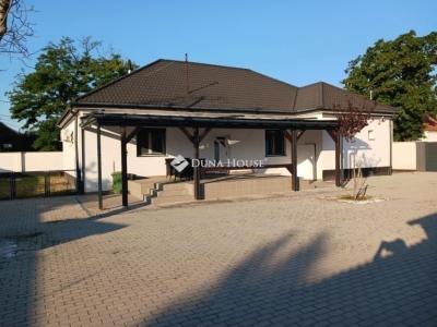 Eladó családi ház Budapest