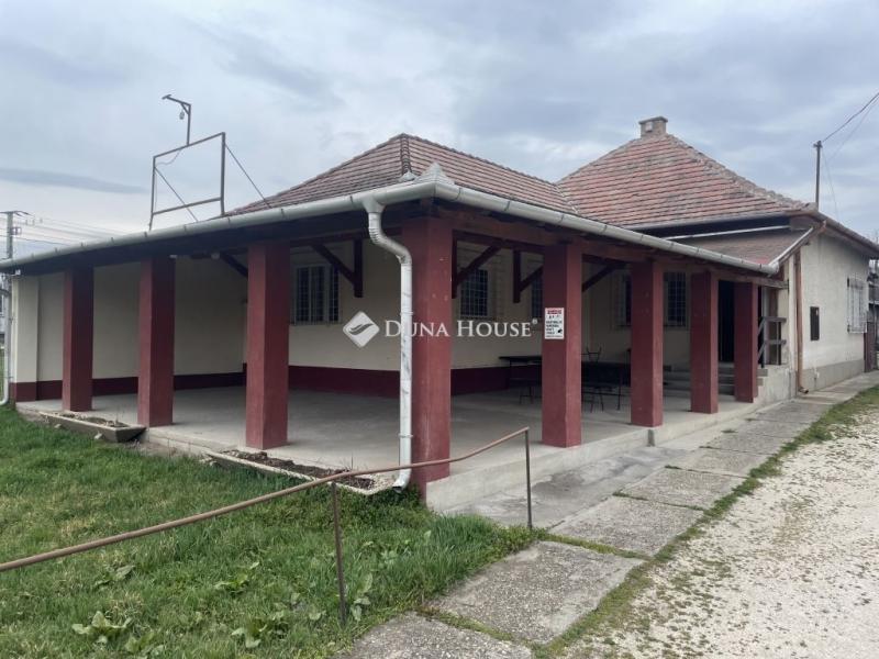 Eladó családi ház Ráckeresztúr