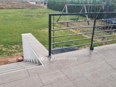 Eladó családi ház Táborfalva