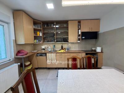 Eladó családi ház Siófok