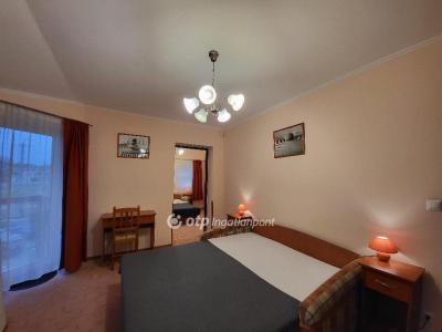 Eladó családi ház Balatonkenese