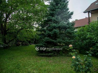 Eladó családi ház Balatonkenese