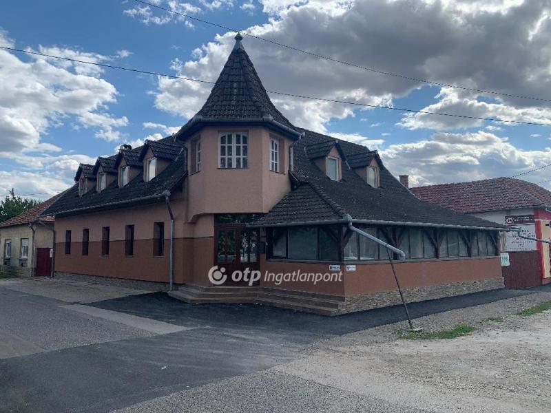 Eladó családi ház Törökszentmiklós