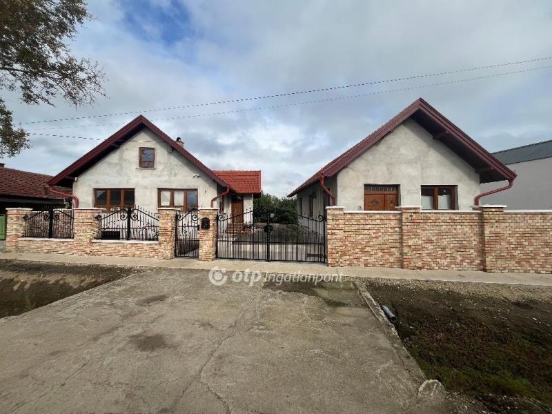 Eladó családi ház Komádi