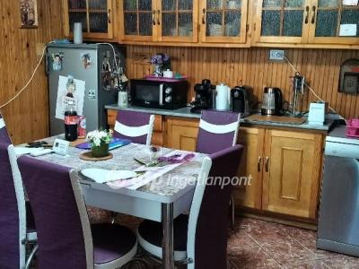 Eladó családi ház Szil