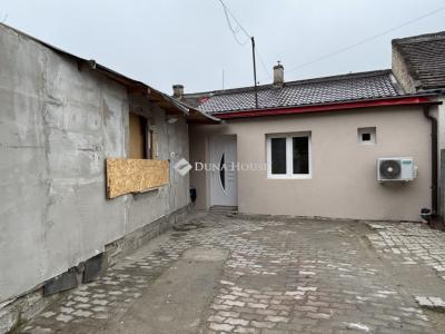 Eladó családi ház Budapest