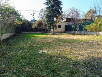 Eladó lakóövezeti telek Budapest