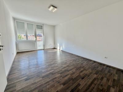 Eladó lakás Tököl