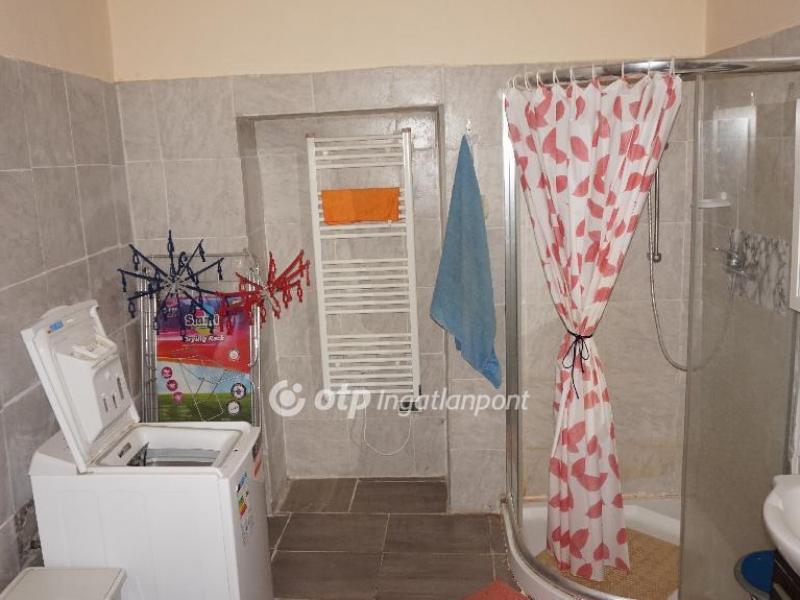 Eladó családi ház Vácszentlászló