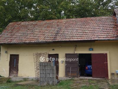 Eladó családi ház Vácszentlászló