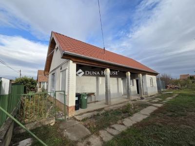 Eladó családi ház Zsámbok