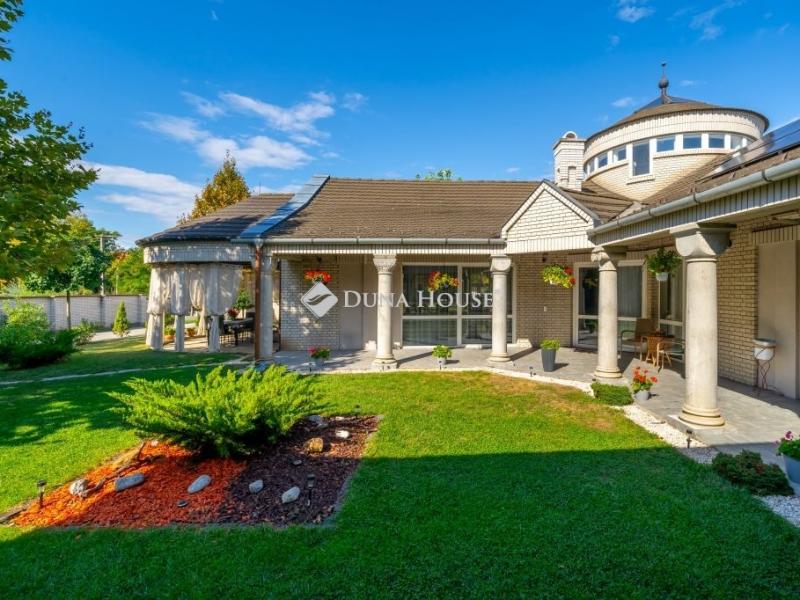 Eladó családi ház Üllő