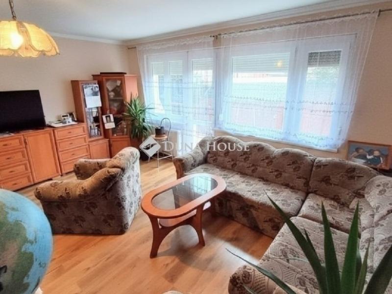 Eladó családi ház Üllő