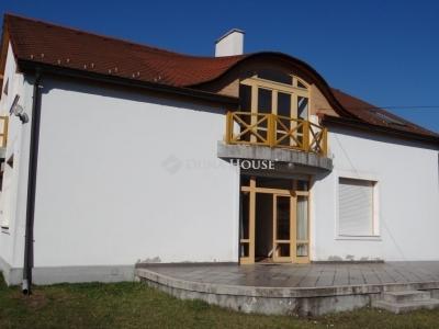 Eladó családi ház Budapest