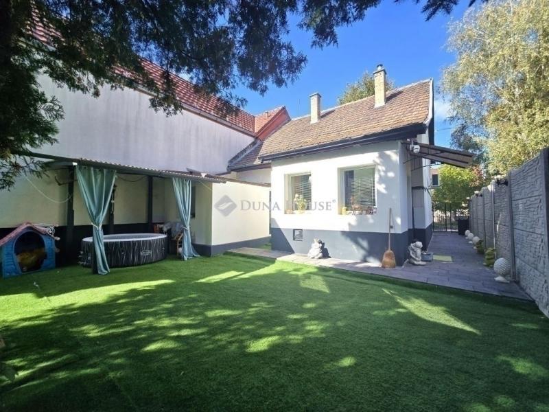 Eladó családi ház Budapest