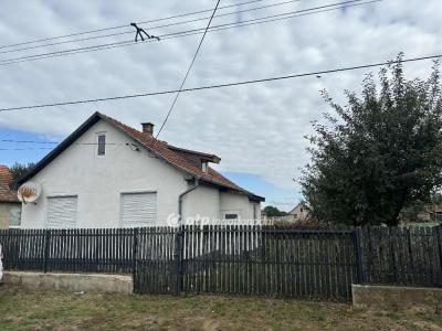Eladó családi ház