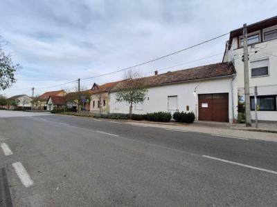 Eladó családi ház Villány