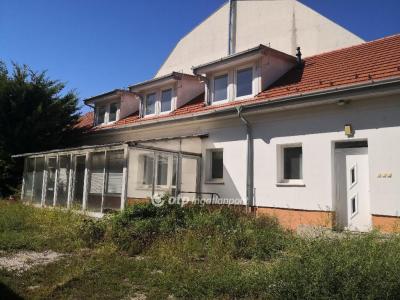 Eladó családi ház Kecskemét