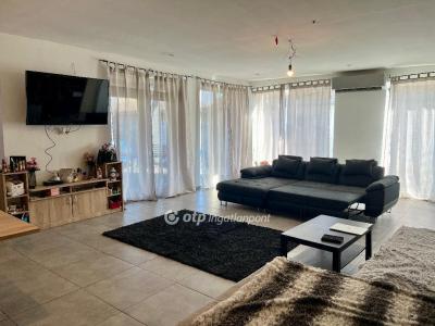 Eladó családi ház Cegléd