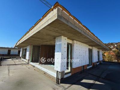 Eladó lakás Balatonalmádi