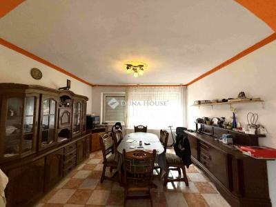 Eladó családi ház Győr