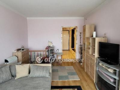 Eladó lakás Csorna