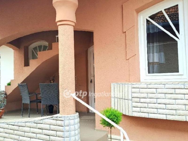 Eladó ikerház Gyula