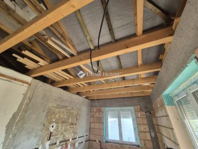 Eladó családi ház Enying