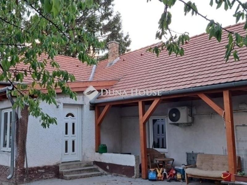 Eladó családi ház Isaszeg