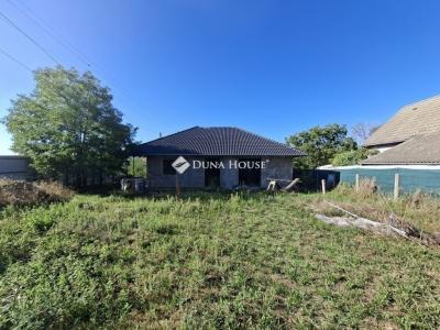 Eladó családi ház Isaszeg