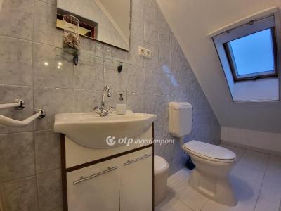 Eladó családi ház Balatonkenese