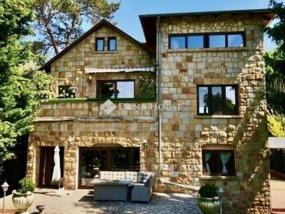 Eladó családi ház Budapest