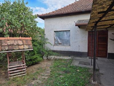 Eladó lakás Csorvás