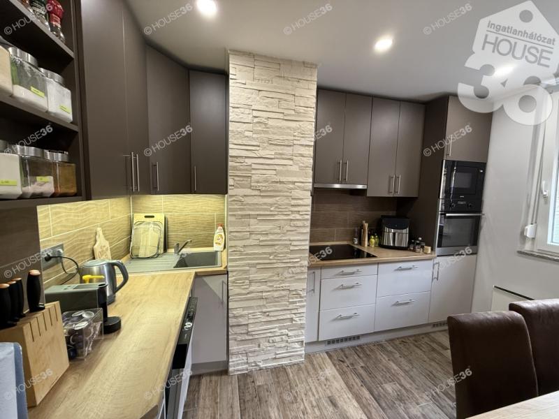 Eladó lakás Szekszárd