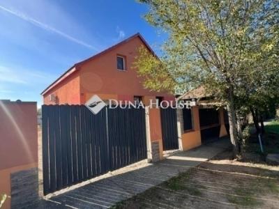 Eladó családi ház Ócsa