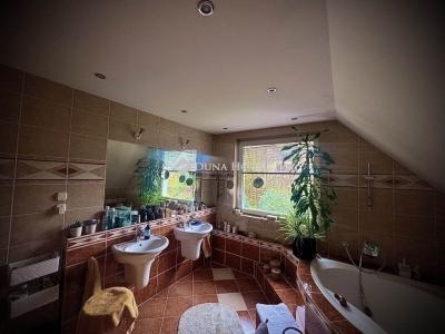 Eladó családi ház Budapest