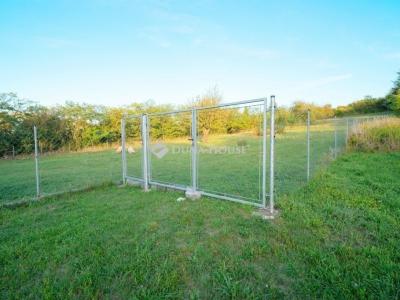 Eladó külterületi telek Esztergom