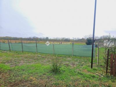 Eladó lakóövezeti telek Görcsöny