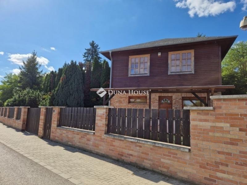 Eladó családi ház Gomba