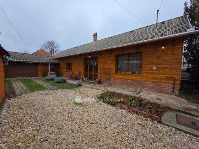 Eladó családi ház Hajdúböszörmény